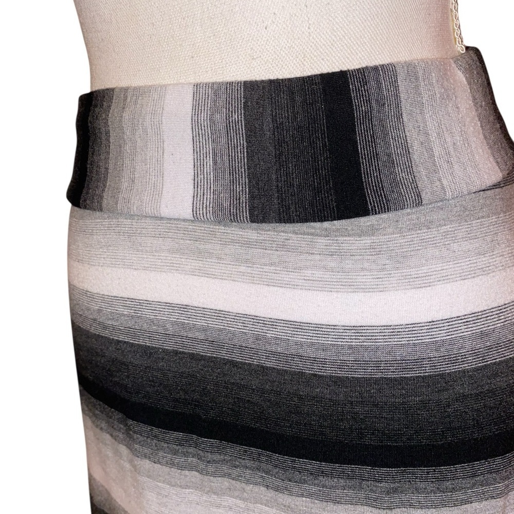 ROZ & ALI by DRESSBARN A-Line Maxi Skirt Black, Gray, & White Stripes Size MED - Picture 2 of 5